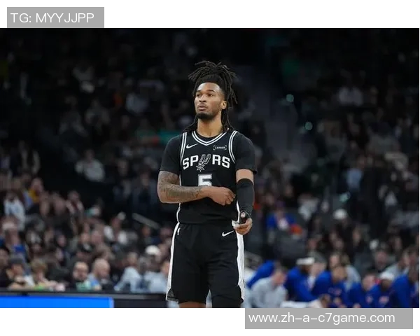 卡斯尔表现不佳失误频繁12投仅5中贡献16分5篮板6助攻1抢断1盖帽